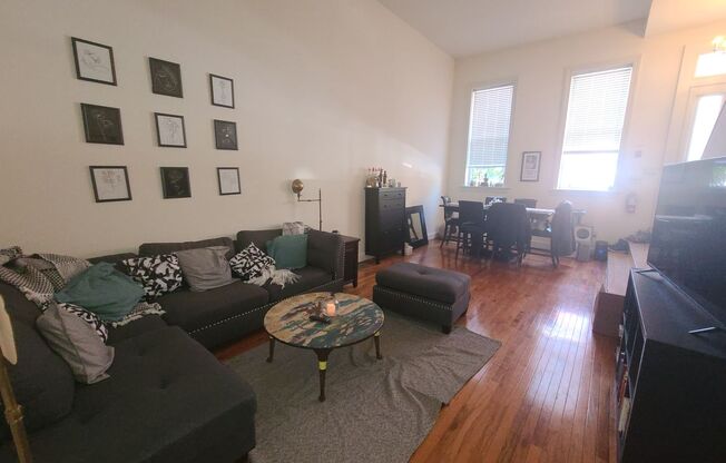 Spacious 2BR/1.5BTH w/ HW Floors, New Kitchen, A/C, W/D