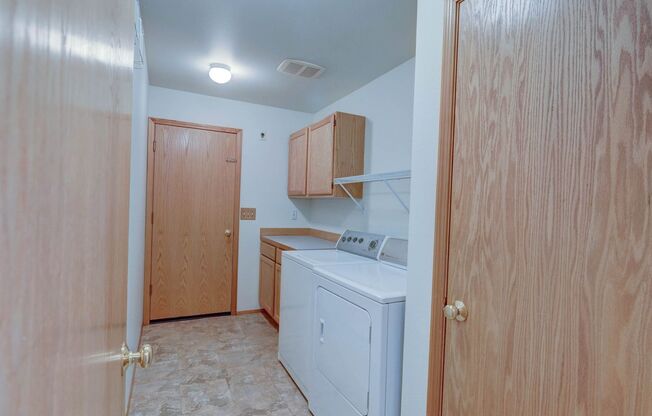 3 beds, 2 baths, $2,500