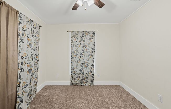 2 beds, 1 bath, $1,300