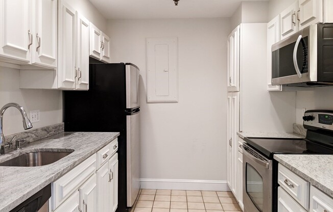 3 beds, 2 baths, 1,659 sqft, $7,000, Unit 620