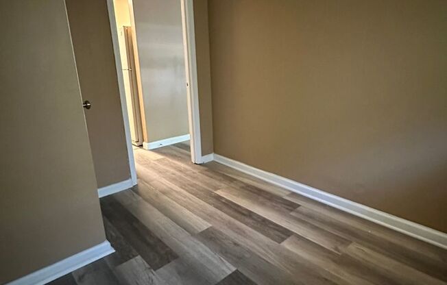 3 beds, 1 bath, $1,100