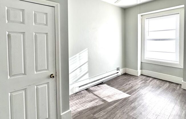 Studio, 1 bath, 255 sqft, $1,300, Unit 602
