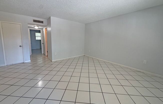 2 N Fernwood Ave #14