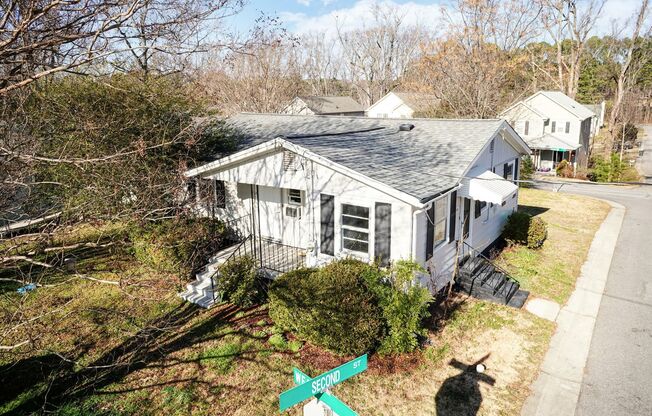 Cozy 3 Bedroom Downtown Apex Home