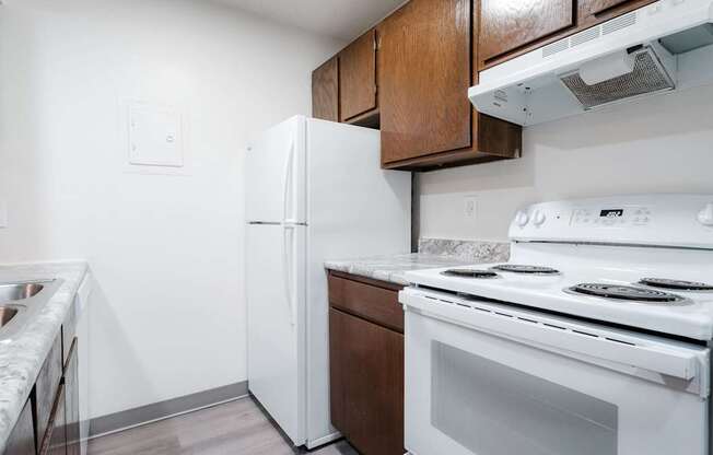 White Appliances at Bristol Ridge, Urbandale, IA