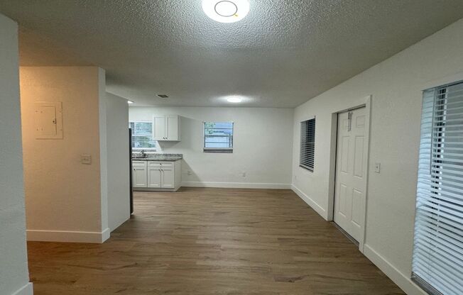 2 beds, 1 bath, 850 sqft, $1,995, Unit 6036-6