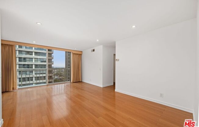 2 beds, 2 baths, 1,019 sqft, $3,900, Unit 1002