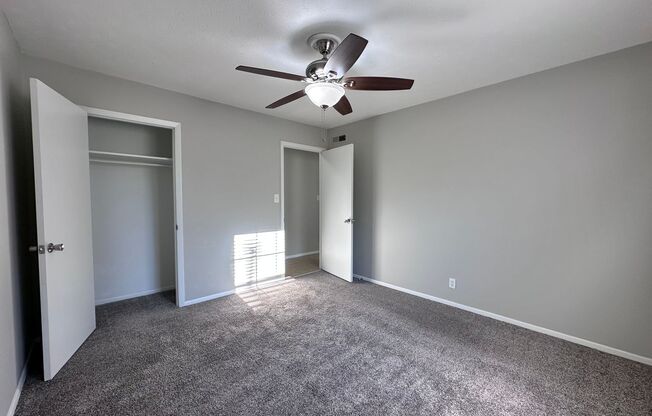 2 beds, 1 bath, 1,000 sqft, $1,368, Unit 11