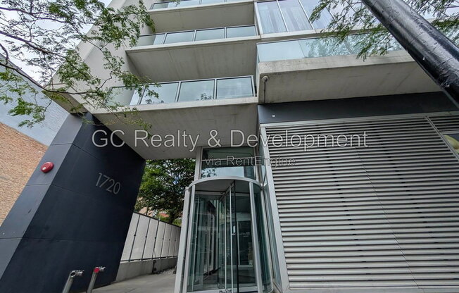 2 beds, 1 bath, 900 sqft, $2,900, Unit 2906