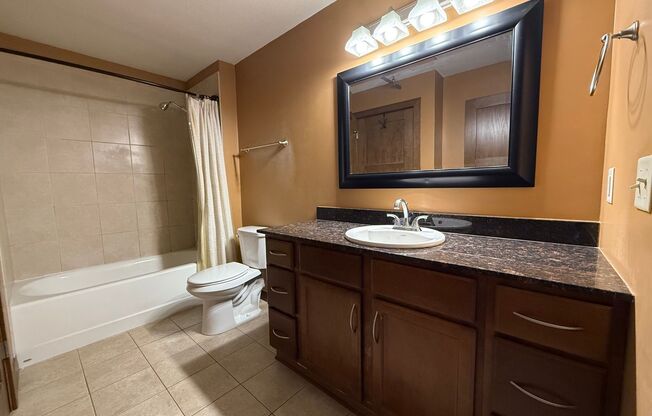 3 beds, 2 baths, $2,949, Unit #707