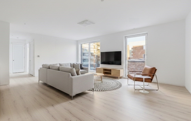 2 beds, 1 bath, 905 sqft, $4,800, Unit 310