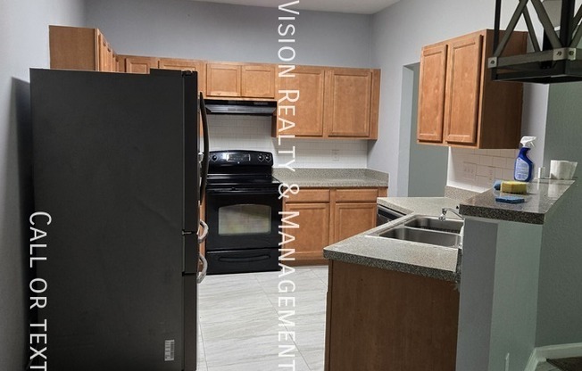 4447 RAVENWOOD DR