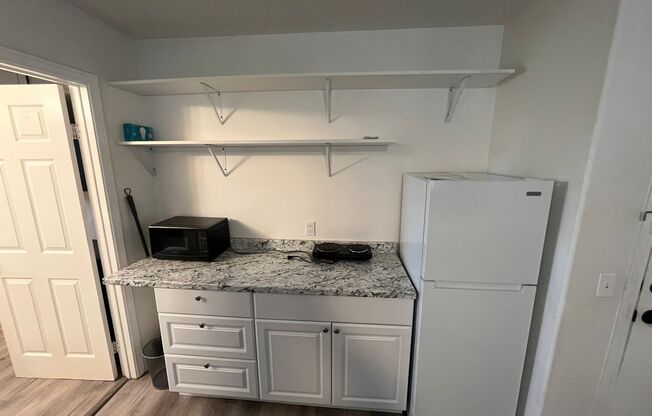 Avocado Ave 643-647