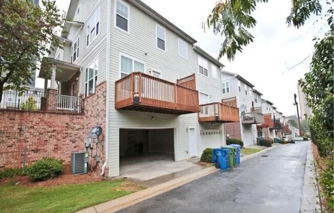 Charming 3BR Townhome in Atlanta