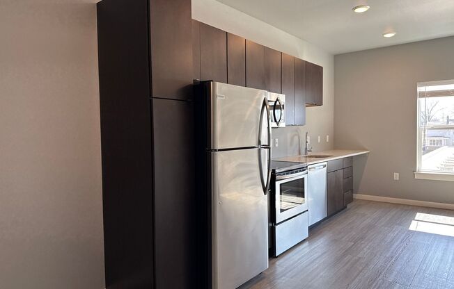 Studio, 1 bath, 512 sqft, $895, Unit Unit 307