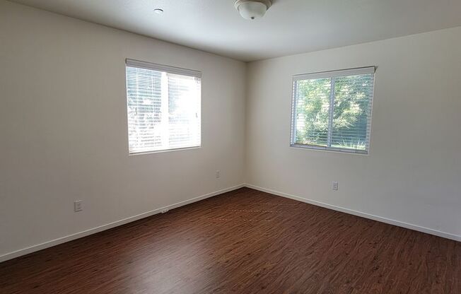 2 beds, 2 baths, $1,595, Unit 2225 W. Lark