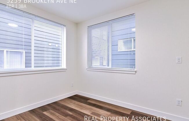 5259 BROOKLYN AVE NE