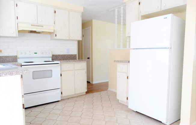 2 beds, 1 bath, $1,300