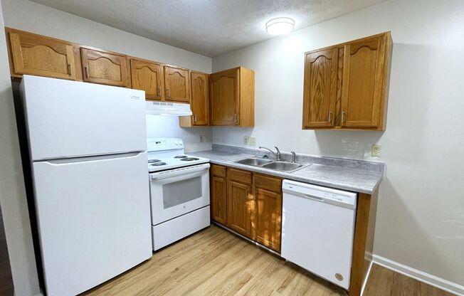 Spacious, 2 bedroom, 2.5 bath townhouse for rent!