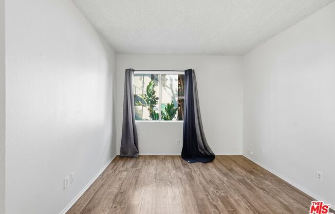 2 beds, 2 baths, 990 sqft, $2,395, Unit G111