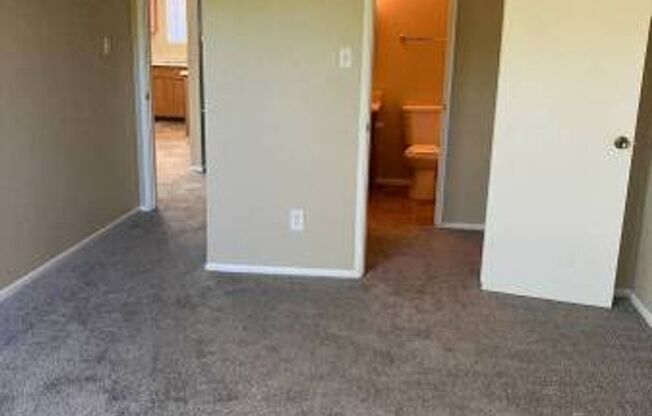 2 beds, 2 baths, 900 sqft, $1,375, Unit 237