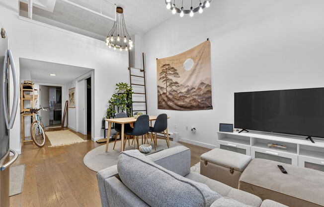 1 bed, 2 baths, $5,500, Unit 3A