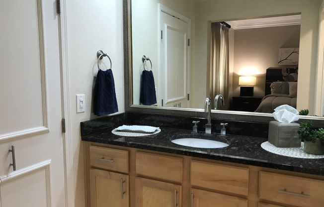 2 beds, 2 baths, $2,400, Unit # 206