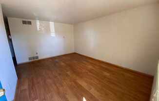 1 bed, 1 bath, 686 sqft, $1,050, Unit 24