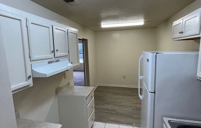 2 beds, 2 baths, 972 sqft, $850