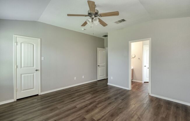 Nice 3B/2B Home in Settlers Overlook!