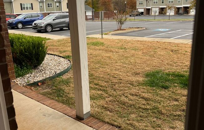 1 bed, 1 bath, 765 sqft, $825, Unit 125