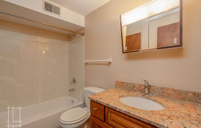2 beds, 1.5 baths, $1,400, Unit 773 E Thurber Dr Apt. D