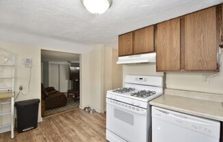 1 bed, 1 bath, 660 sqft, $1,750, Unit B