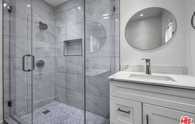 13768 ERWIN ST