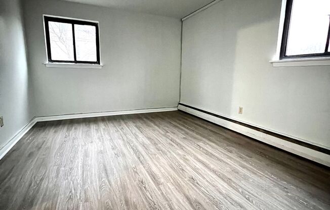 1 bed, 1 bath, $1,035, Unit B2