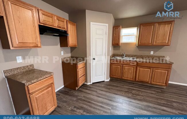 3 beds, 2 baths, $1,099