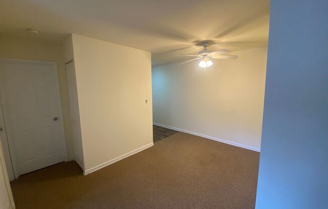 1 bed, 1 bath, 700 sqft, $1,575, Unit 421-#406