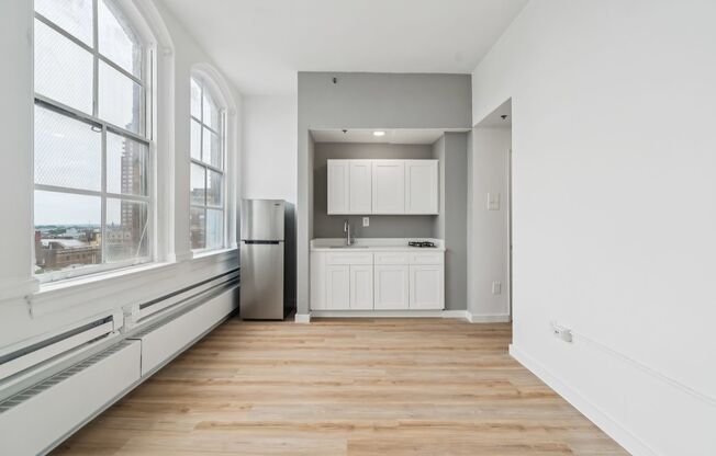 Studio, 1 bath, 282 sqft, $1,295, Unit 311