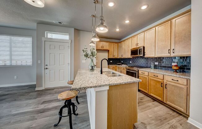 Gorgeous New Build 3 Bed 2 1/2 Bath in Timnath Lakes!