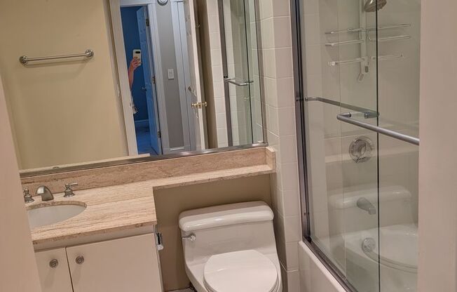 2 beds, 2 baths, 1,300 sqft, $5,300, Unit 202