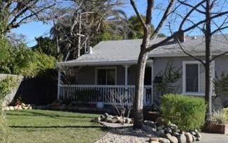 1136 LOCHBRAE RD