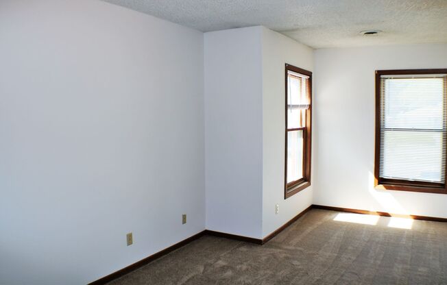 2 beds, 2 baths, 750 sqft, $1,195, Unit #04