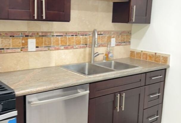GORGEOUS 2 bed/1 bath Condo in Oceanside, West of Coast Hwy..