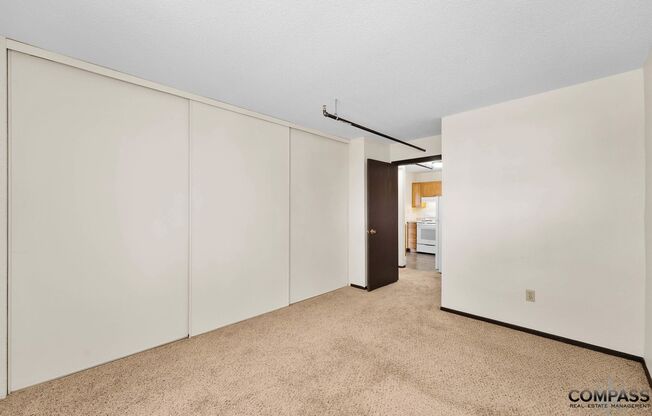 1 bed, 1 bath, 709 sqft, $1,045, Unit 2215-325