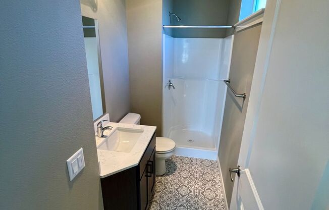 2 beds, 2 baths, 963 sqft, $1,995, Unit 204