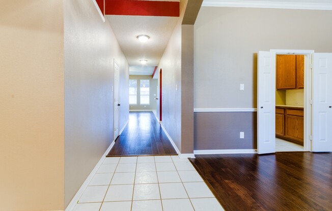 Come to see this beautiful home in great neighborhood
