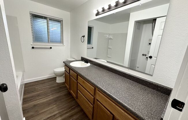 2 beds, 1 bath, $1,600, Unit 3277 W. 9th Ct. #A