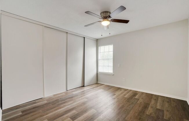 2 beds, 1 bath, 810 sqft, $1,100, Unit 102