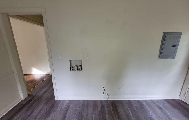 3 beds, 1 bath, $1,095