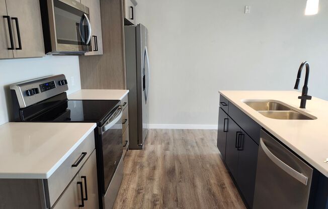 2 beds, 1 bath, 966 sqft, $1,550, Unit 301